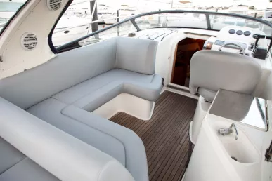 Motorboot Nora 33 ft (11m) in Dubai Harbour te huur in Dubai 6