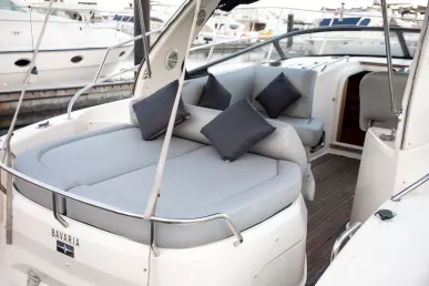 Motorboot Nora 33 ft (11m) in Dubai Harbour te huur in Dubai 5