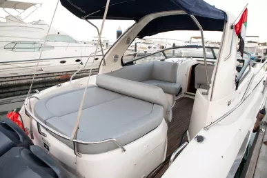 Motorboot Nora 33 ft (11m) in Dubai Harbour te huur in Dubai 7