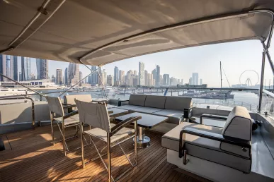 Lady Maya 105 piede (33m) Barca a motore a Dubai Harbour in affitto a Dubai 6