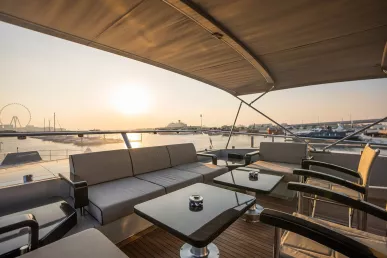 Lady Maya 105 piede (33m) Barca a motore a Dubai Harbour in affitto a Dubai 8