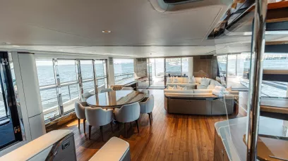 Princess 95X Super-flybridge 95 piede (29m) Barca a motore a Dubai Harbour in affitto a Dubai 9