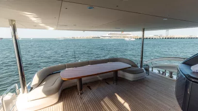 Princess 95X Super-flybridge 95 piede (29m) Barca a motore a Dubai Harbour in affitto a Dubai 5