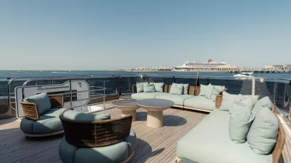Princess 95X Super-flybridge 95 piede (29m) Barca a motore a Dubai Harbour in affitto a Dubai 3