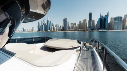 Princess 95X Super-flybridge 95 piede (29m) Barca a motore a Dubai Harbour in affitto a Dubai 6