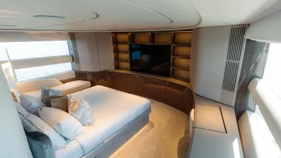 Princess 95X Super-flybridge 95 piede (29m) Barca a motore a Dubai Harbour in affitto a Dubai 11