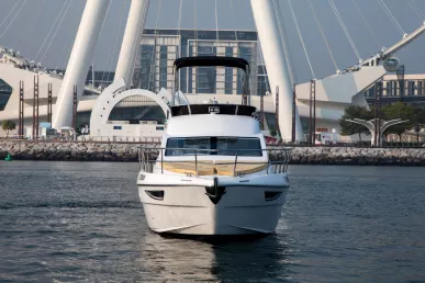 Intermare May One 48 piede (15m) Barca a motore a Dubai Harbour in affitto a Dubai 1