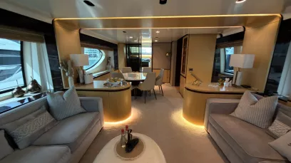 Azimut Satisfaction 88 Fuß (27m) Motorboot in Dubai Harbour  zur Miete in Dubai 18