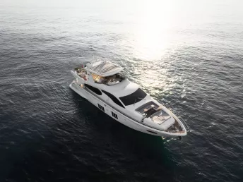 Azimut Satisfaction 88 Fuß (27m) Motorboot in Dubai Harbour  zur Miete in Dubai 22