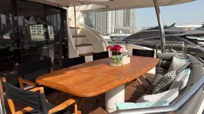 Sunseeker Aarna 90 футов (28m) Моторная лодка в Dubai Harbour для аренды в Дубай 2