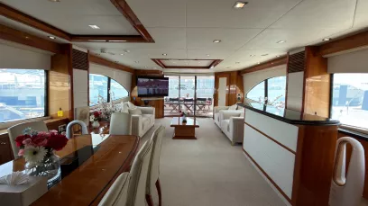 Sunseeker Aarna 90 футов (28m) Моторная лодка в Dubai Harbour для аренды в Дубай 12
