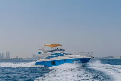 Azimut No Regrets 48 piede (15m) Barca a motore a Dubai Harbour in affitto a Dubai