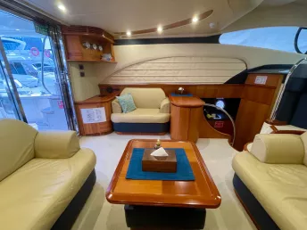 Azimut Grand Crew 50 Fuß (16m) Motorboot in Dubai Harbour  zur Miete in Dubai 4