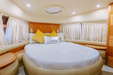 Azimut White Pearl 55 ft (17m) Power boat in Dubai Harbour for rent in Dubai 7