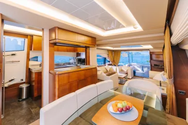 Azimut Viktoria 75 piede (23m) Barca a motore a Dubai Harbour in affitto a Dubai 6