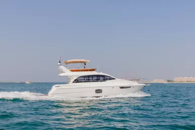在迪拜 租 Sky Walker Gib 52 英尺 (16m) 动力船 在迪拜港
