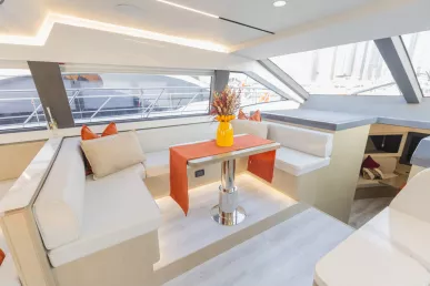 在迪拜 租 Sky Walker Gib 52 英尺 (16m) 动力船 在迪拜港 9