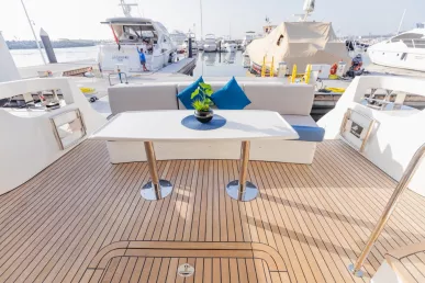 Sky Walker RAK 1 52 ft (16m) Bateau à moteur à Dubai Harbour à louer à Dubaï 6