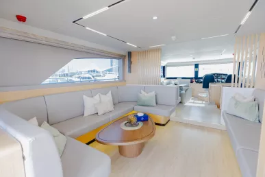 在迪拜 租 Sky Walker Gala 62 英尺 (19m) 动力船 在迪拜港 10