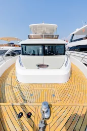 Motorboot Sky Walker Reno 62 ft (19m) in Dubai Harbour te huur in Dubai 6