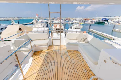 Motorboot Sky Walker Reno 62 ft (19m) in Dubai Harbour te huur in Dubai