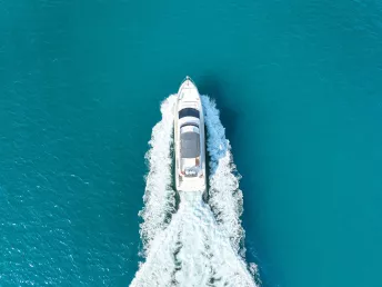 Ferretti 67 pie (21m) Barco de motor en Dubai Harbour para alquiler en Dubái 1