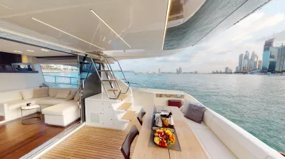 Ferretti 67 pie (21m) Barco de motor en Dubai Harbour para alquiler en Dubái 4