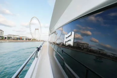 Ferretti 67 pie (21m) Barco de motor en Dubai Harbour para alquiler en Dubái 2