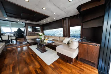 Galeon 78 piede (24m) Barca a motore a Dubai Harbour in affitto a Dubai 8
