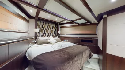 Galeon 78 piede (24m) Barca a motore a Dubai Harbour in affitto a Dubai 21