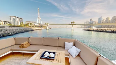 Galeon 78 piede (24m) Barca a motore a Dubai Harbour in affitto a Dubai 17