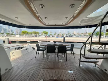 Fairline Liberty 80 piede (25m) Barca a motore a Dubai Harbour in affitto a Dubai 7