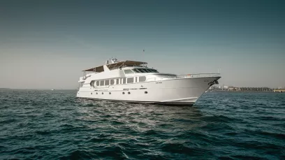 Hatteras Poseidon 118 pie (36m) para alquiler en Dubái